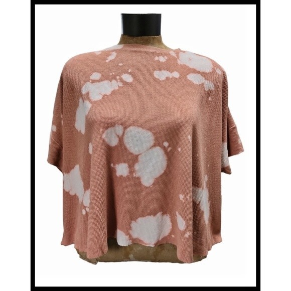NWT Buckle Gilded Intent Crop Top Shirt Knit Tie Dye Raw Hem Nude Peach Large - Picture 1 of 7